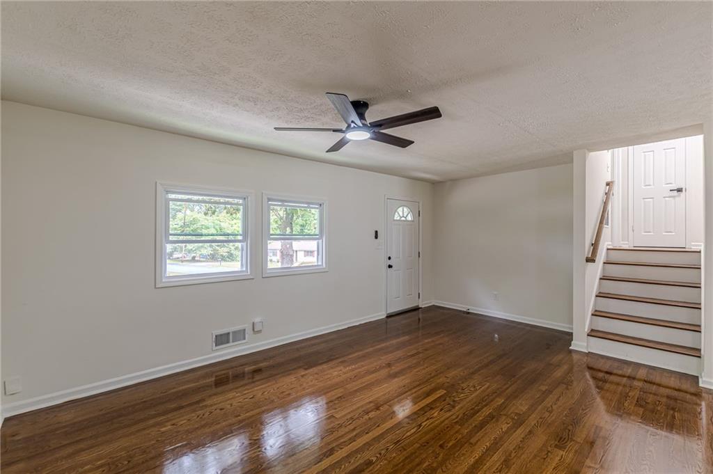 8285 Hemlock Drive Property Photo 11