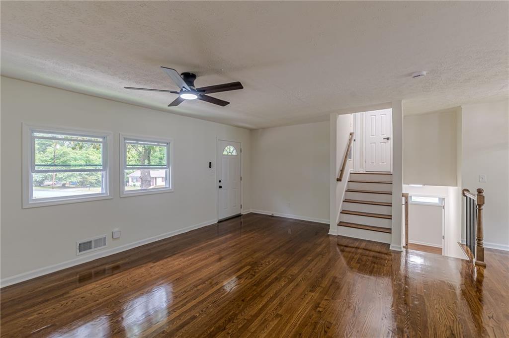 8285 Hemlock Drive Property Photo 12