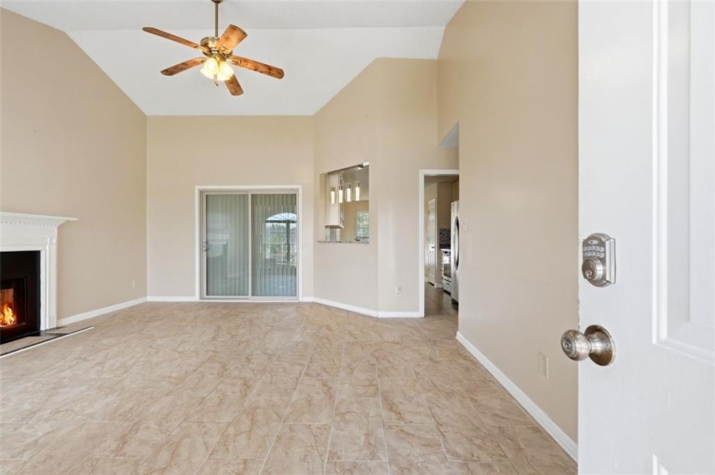 1016 Meadow Glen Circle Property Photo 5