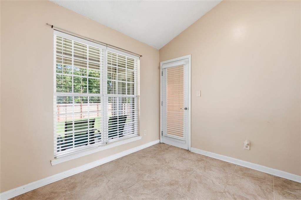 1016 Meadow Glen Circle Property Photo 17