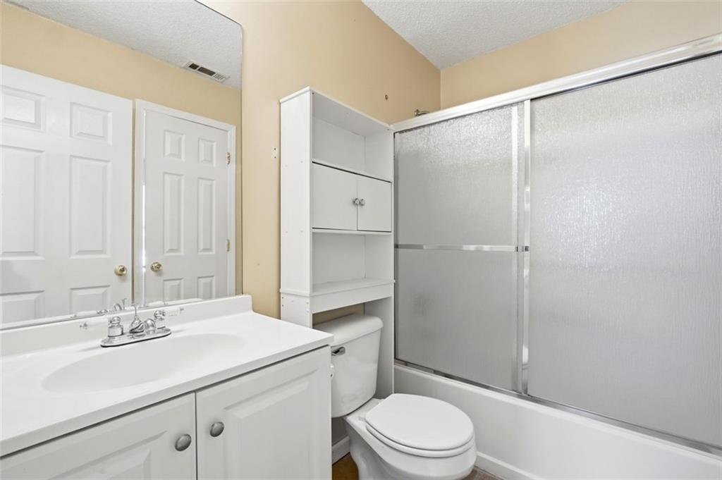 1016 Meadow Glen Circle Property Photo 21