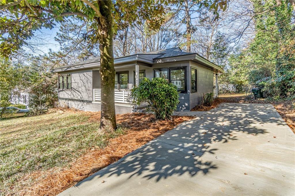 2272 Wallace Drive Property Photo 3