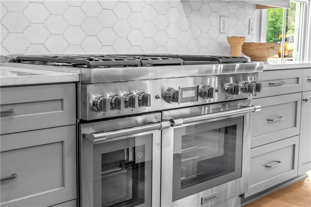 2039 Village Walk Property Photo 13