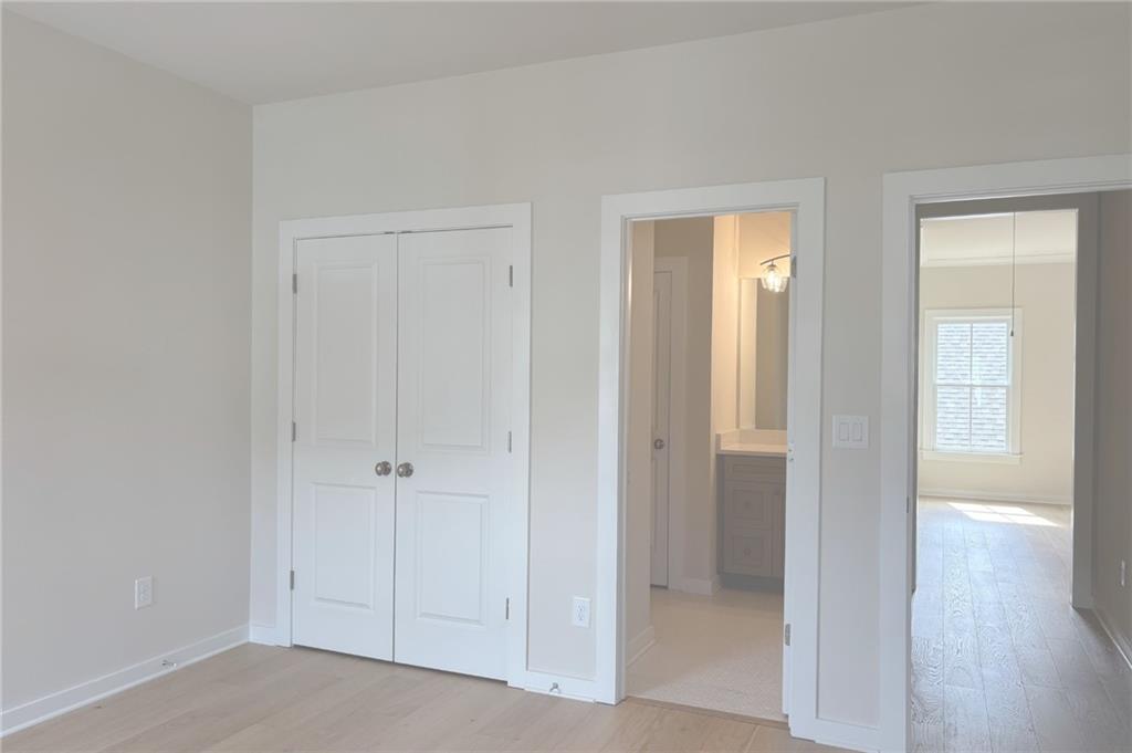 2039 Village Walk Property Photo 33