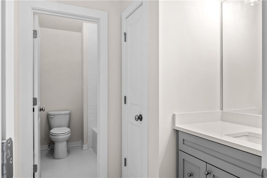 2039 Village Walk Property Photo 35