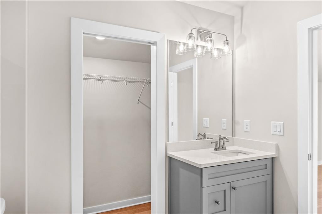 2039 Village Walk Property Photo 41