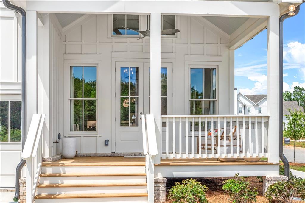 2039 Village Walk Property Photo 44