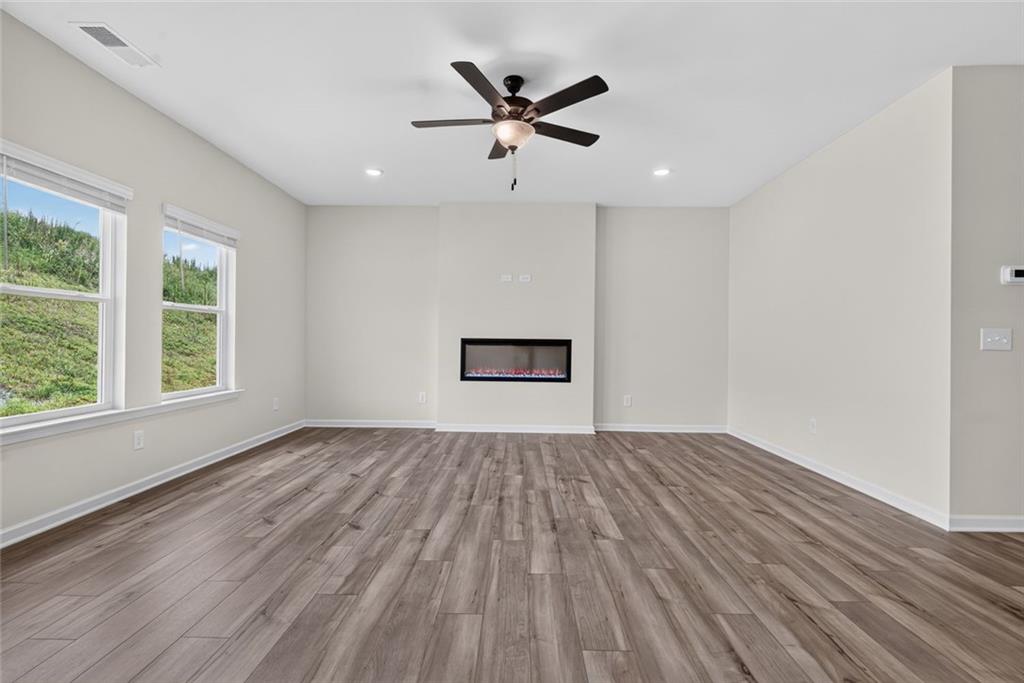 219 Shire Loop Property Photo 10