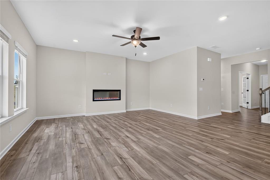 219 Shire Loop Property Photo 12