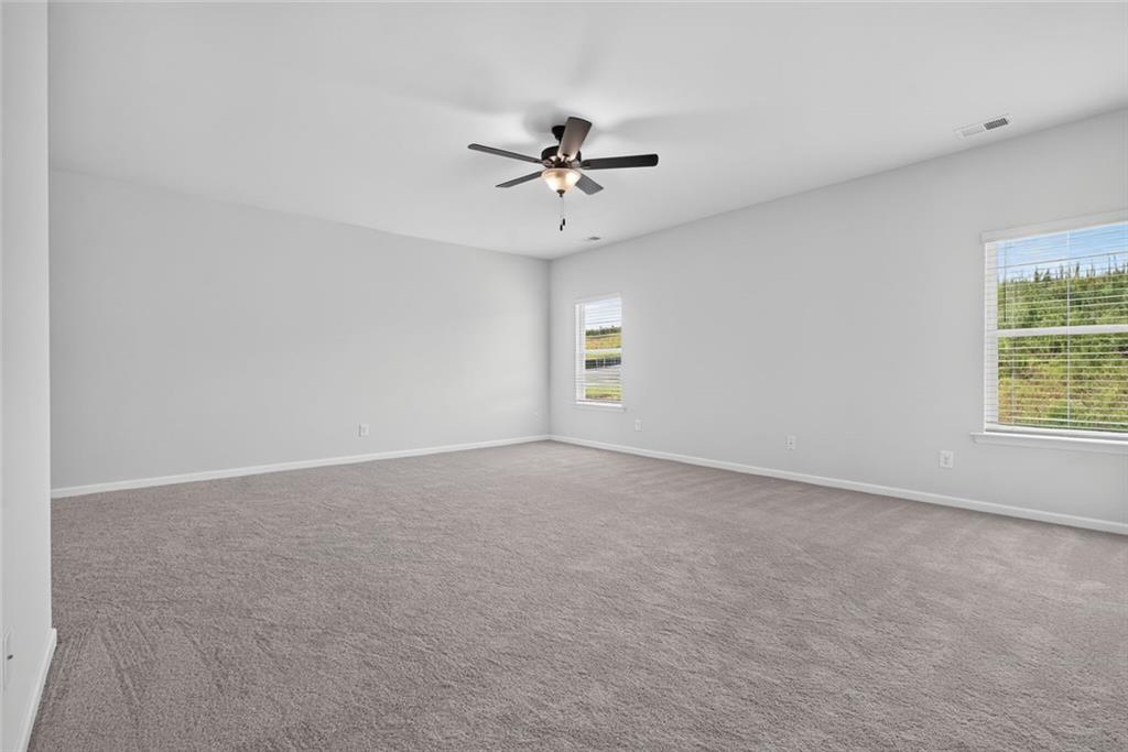219 Shire Loop Property Photo 24