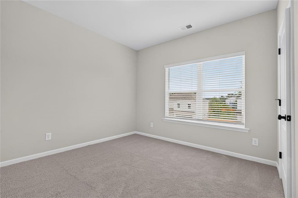 219 Shire Loop Property Photo 30