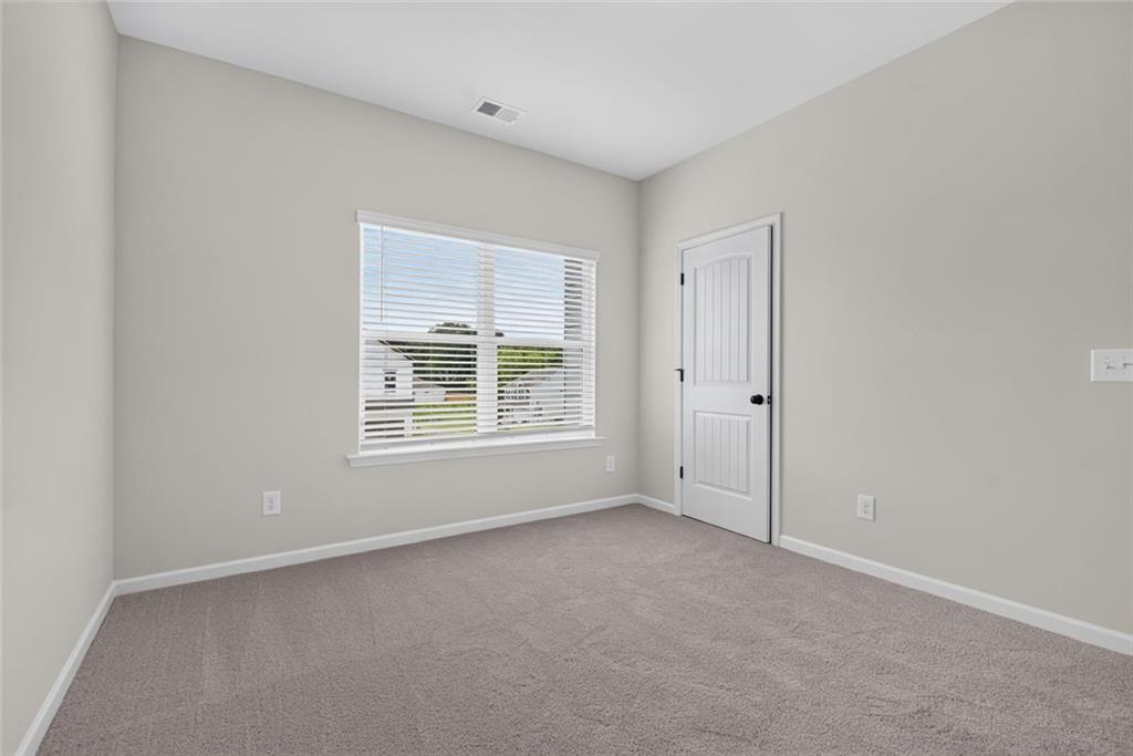 219 Shire Loop Property Photo 31