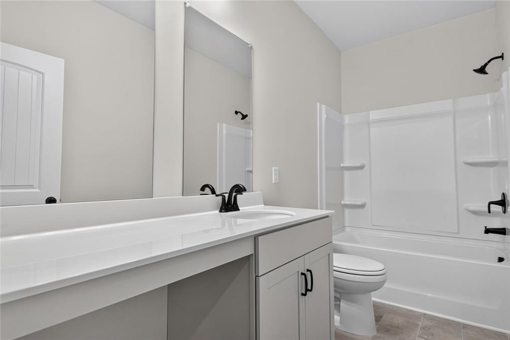 219 Shire Loop Property Photo 32