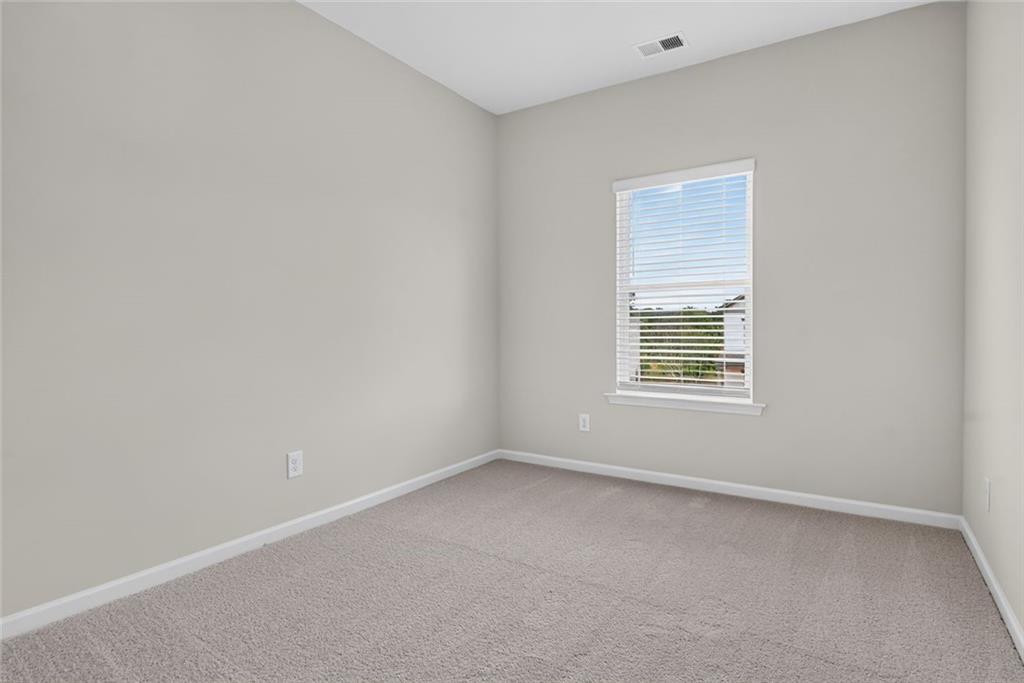 219 Shire Loop Property Photo 33