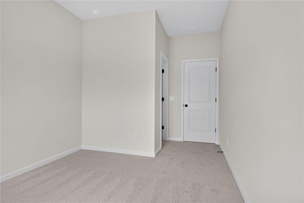 219 Shire Loop Property Photo 36
