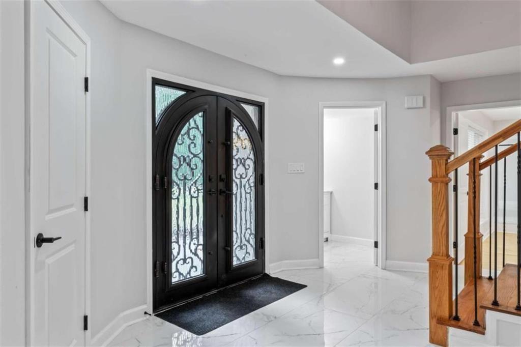 2023 Stoneleigh Drive Property Photo 11