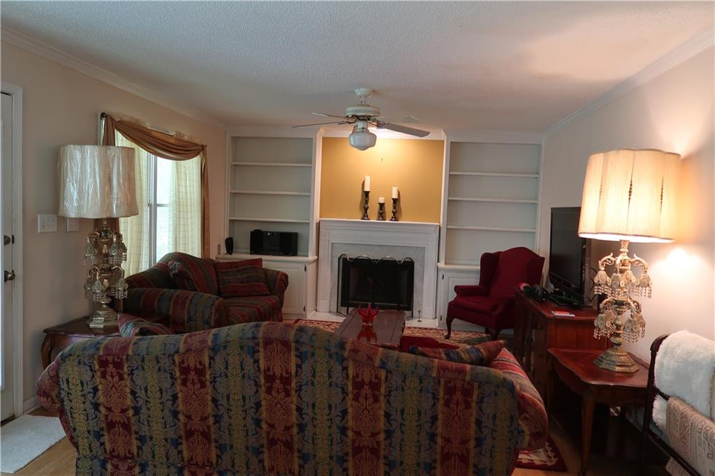 285 Mosby Woods Drive Property Photo 11