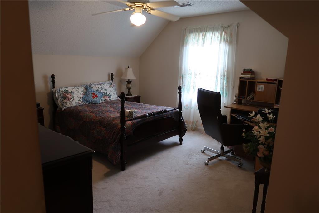 285 Mosby Woods Drive Property Photo 20