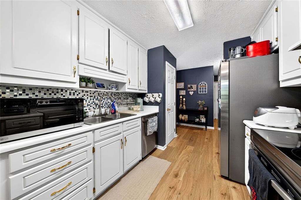 802 Windsor Drive Property Photo 6