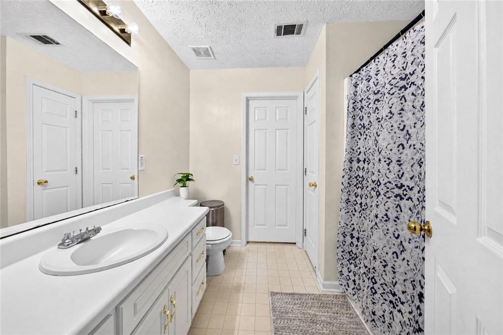 802 Windsor Drive Property Photo 11