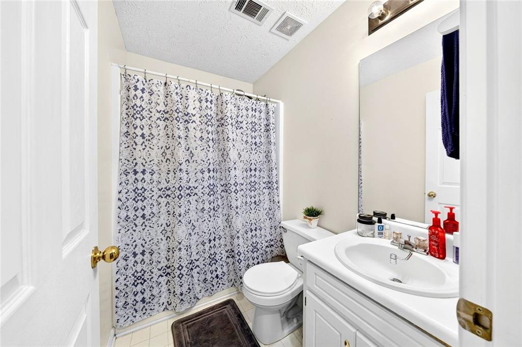 802 Windsor Drive Property Photo 15