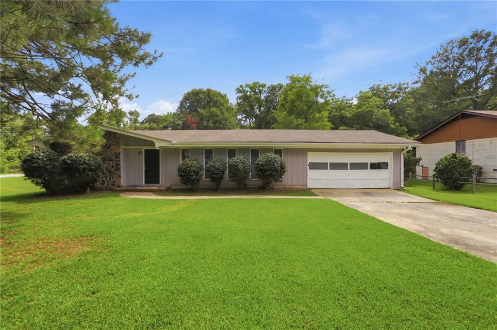 1592 Envoy Place Property Photo 1
