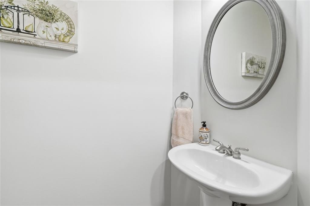 1114 Firethorne Pass Property Photo 15