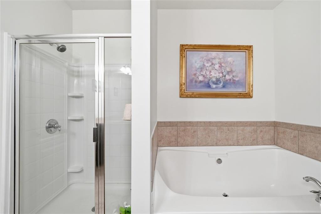 1114 Firethorne Pass Property Photo 20