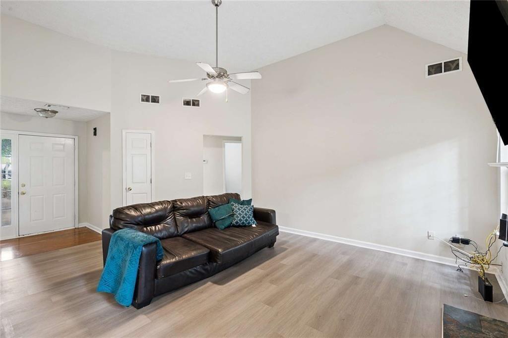20 Creekview Court Property Photo 6