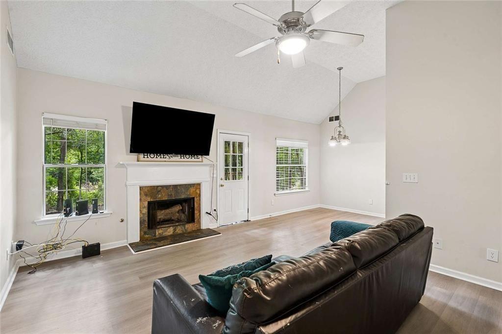 20 Creekview Court Property Photo 7