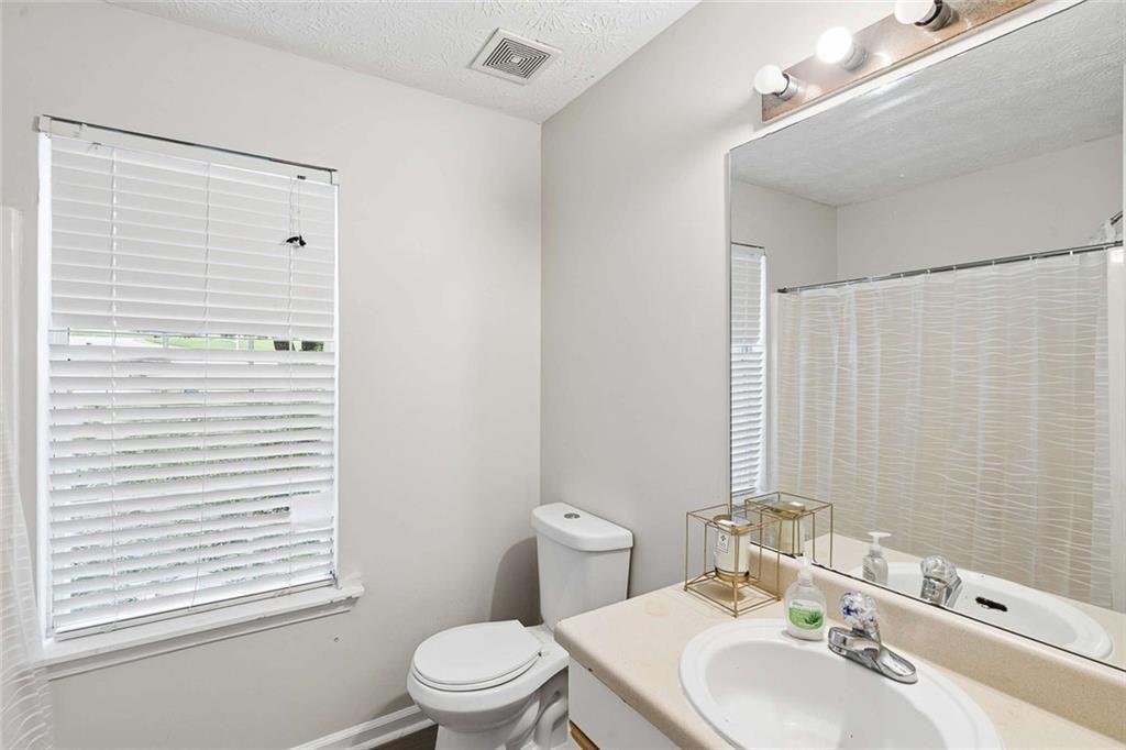 20 Creekview Court Property Photo 8