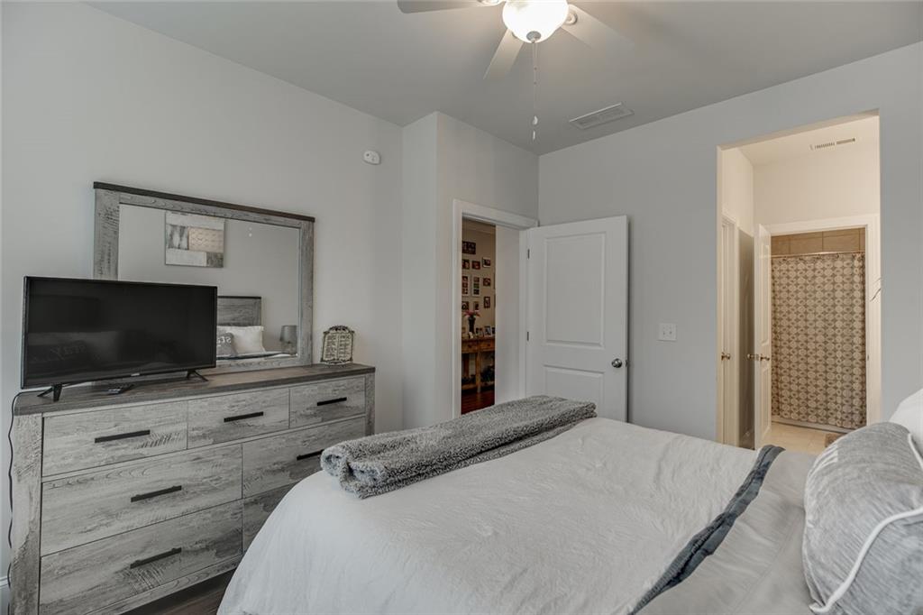 4862 Stone Way Path Property Photo 6