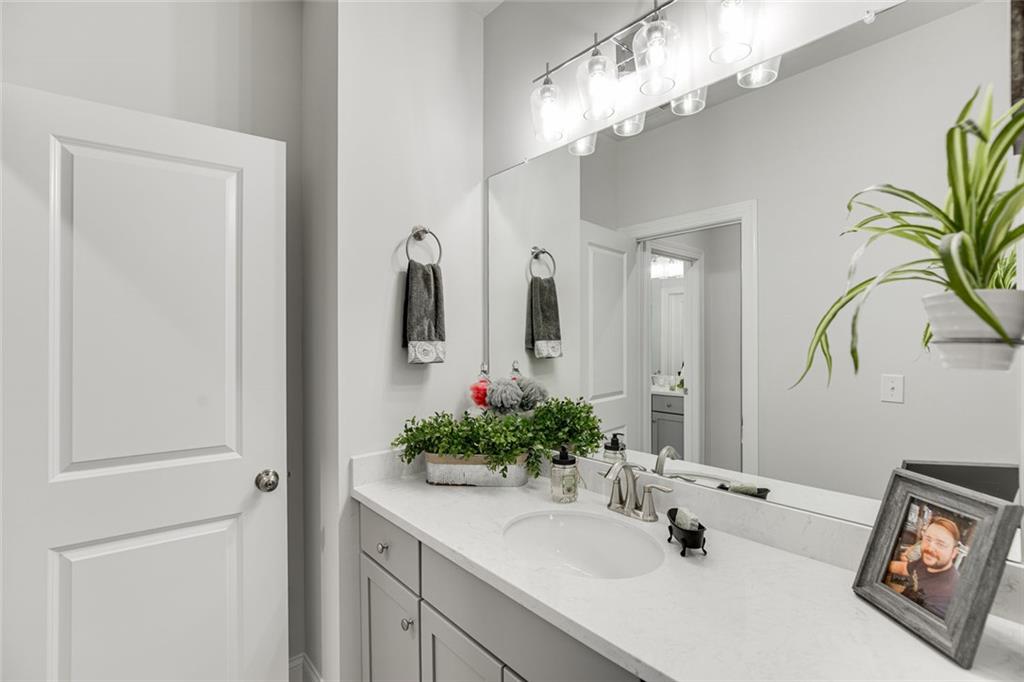 4862 Stone Way Path Property Photo 13