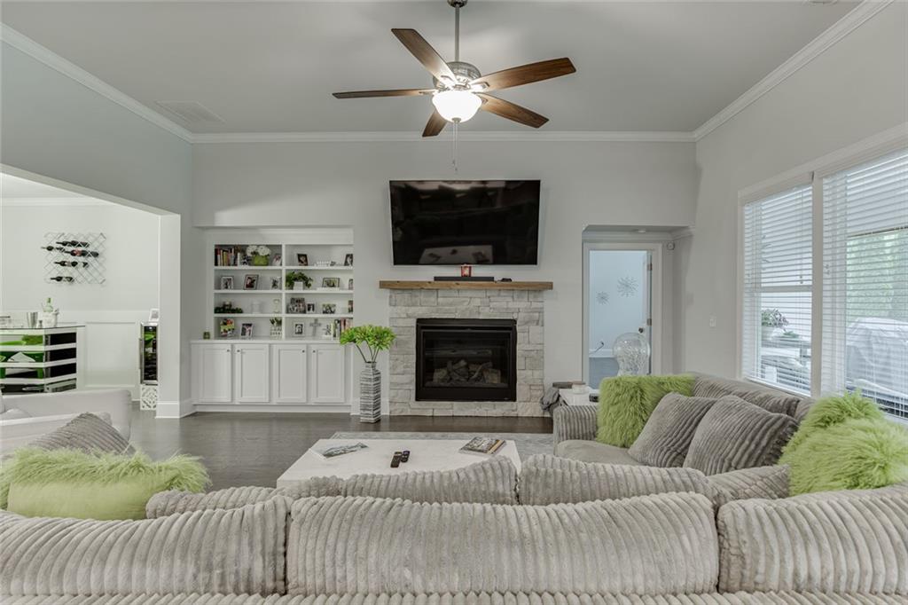 4862 Stone Way Path Property Photo 19