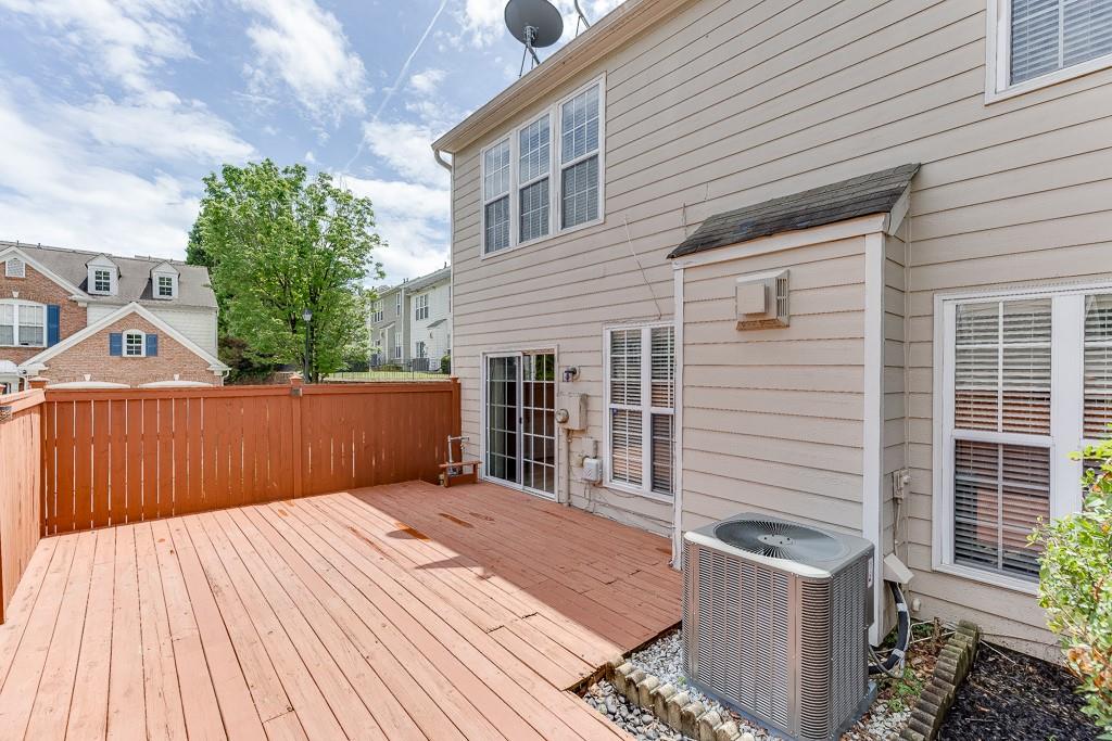 2421 Elkhorn Terrace Property Photo 4