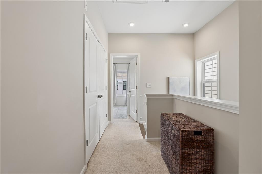 2443 Folly Lane Se Property Photo 21