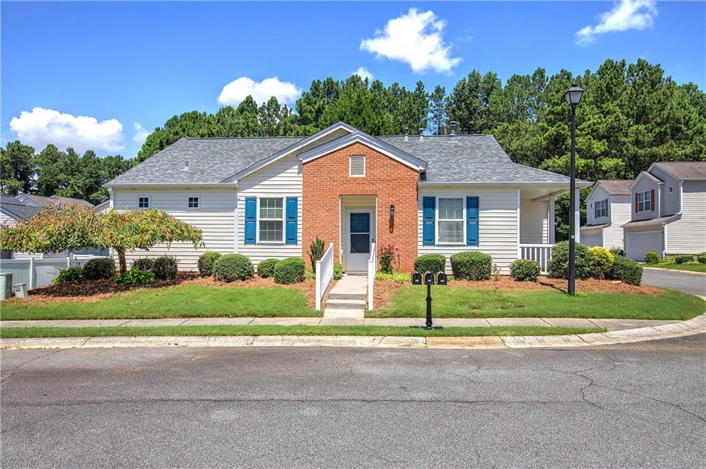 560 Windcroft Circle NW Property Photo 1