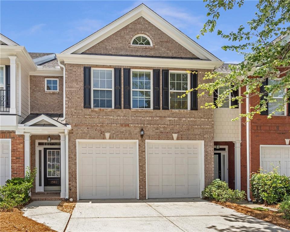 2592 Gadsen Walk