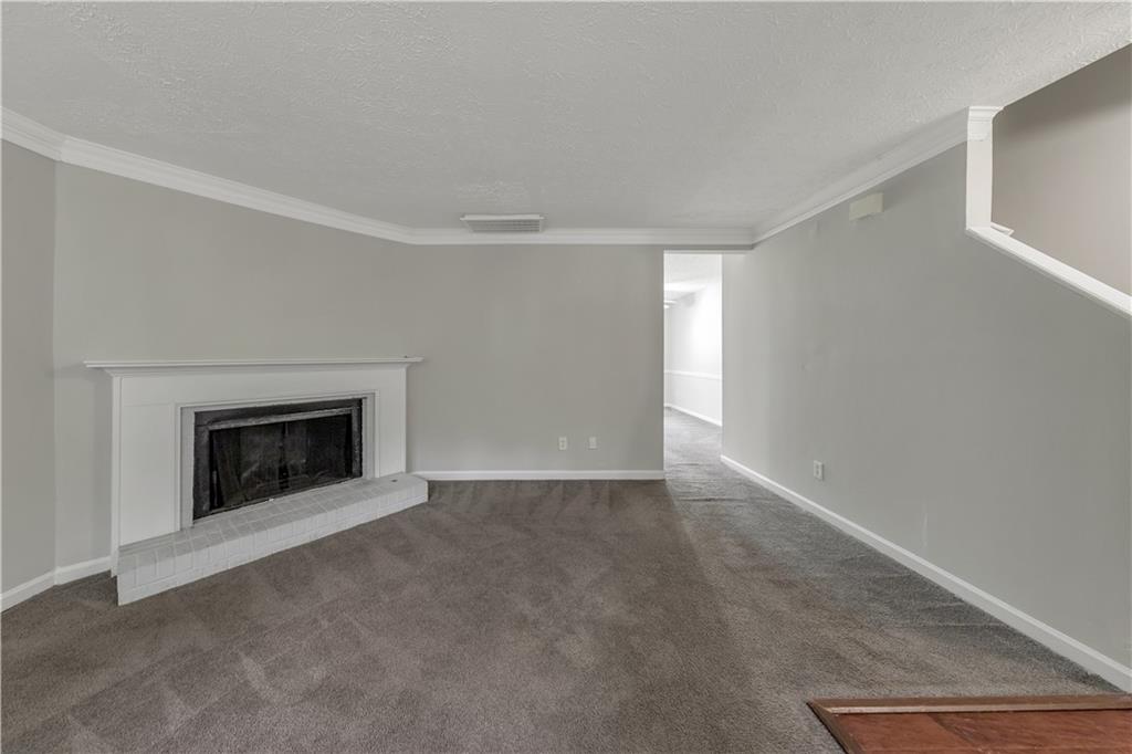 1008 Huntington Trace Se Property Photo 3