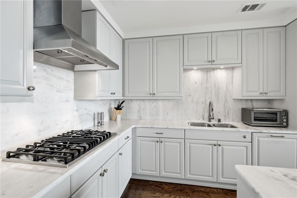 3630 Peachtree Road Ne Unit 2302 Property Photo 8