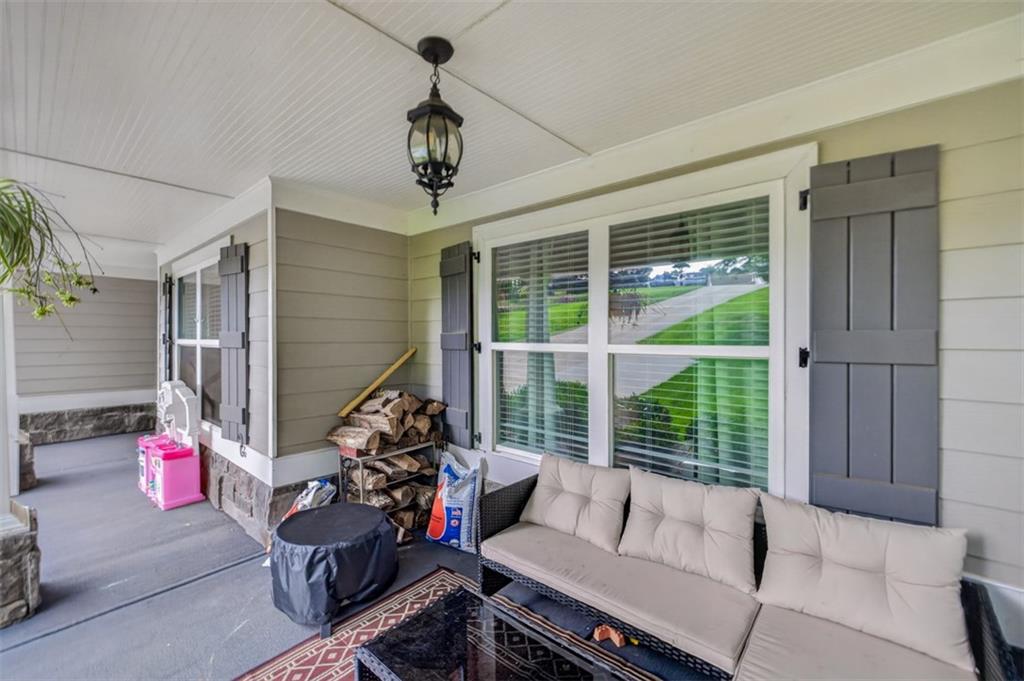 2565 Aaron Court Property Photo 3