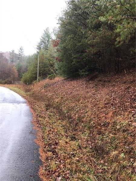 00 Flag Pole Circle Property Photo 3