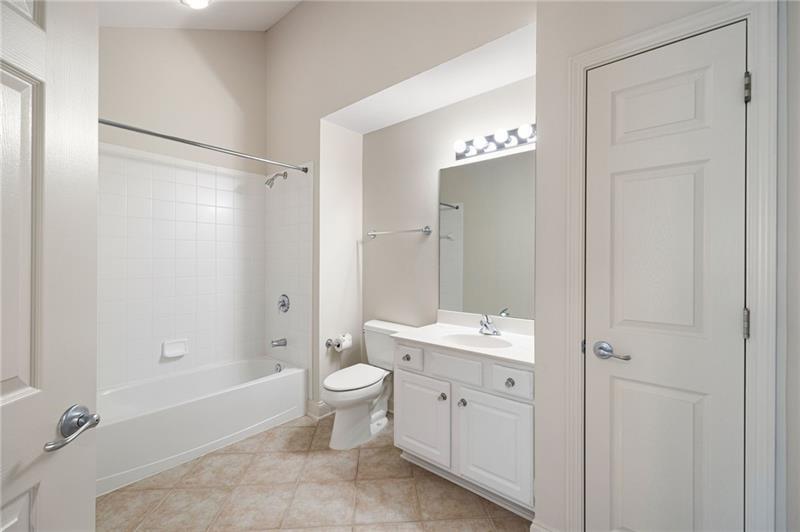 5276 Stone Village Circle Unit 8 Property Photo 15