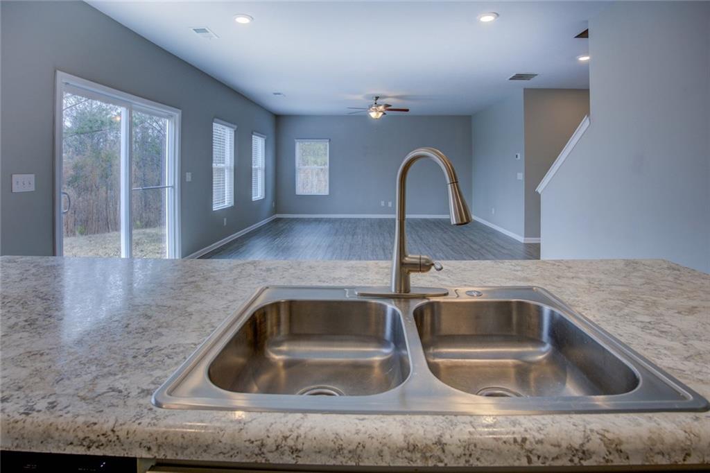 2502 Fraggle Roc Property Photo 13
