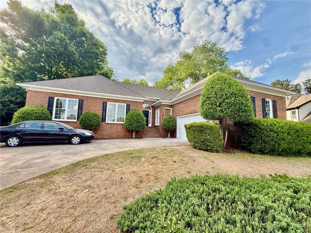 3607 Hampstead Lane Ne Property Photo 1