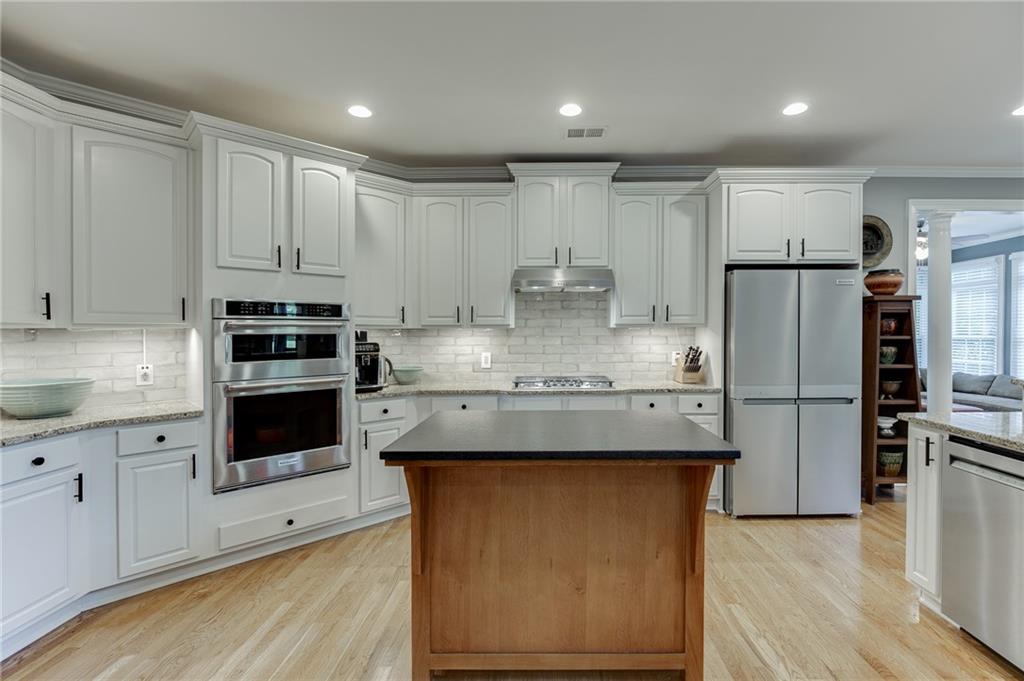 2758 Pathview Drive Property Photo 8