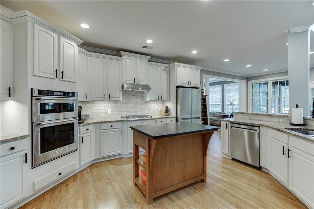 2758 Pathview Drive Property Photo 9