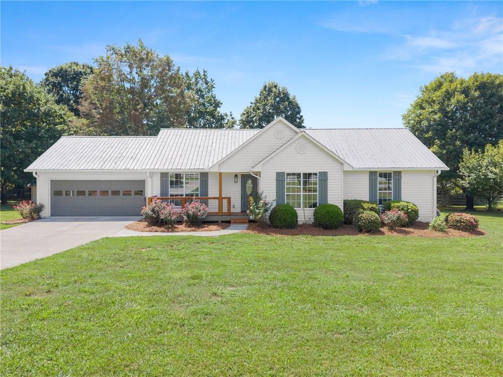 5820 Steve Black Road Property Photo 1
