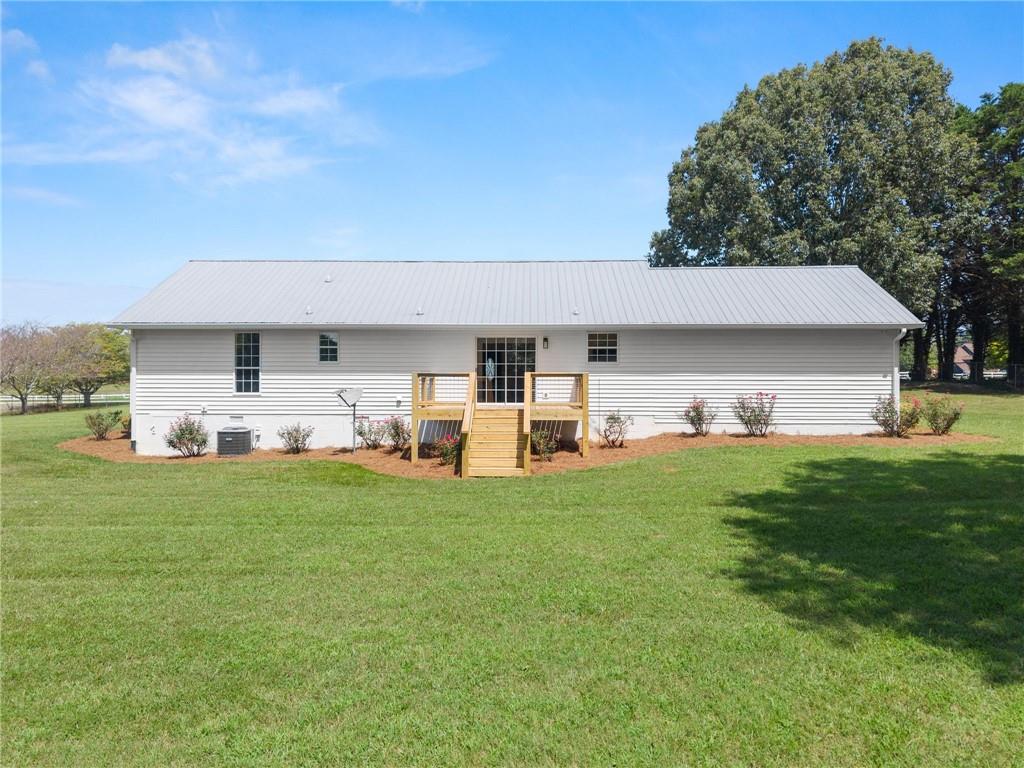 5820 Steve Black Road Property Photo 3