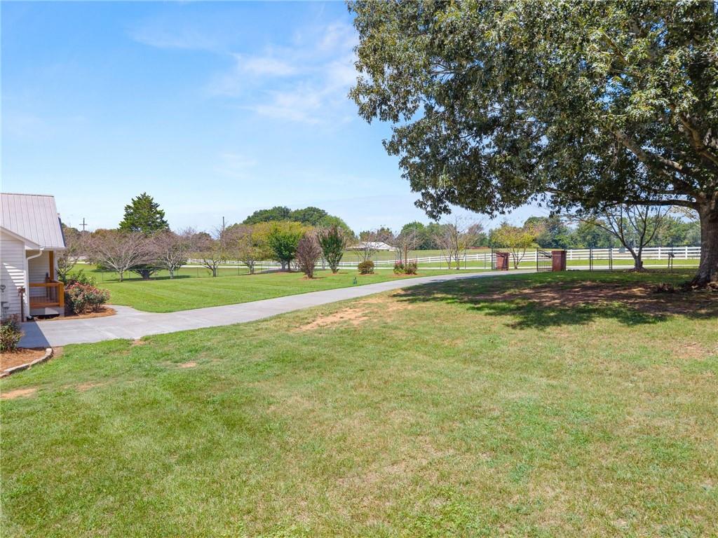 5820 Steve Black Road Property Photo 6